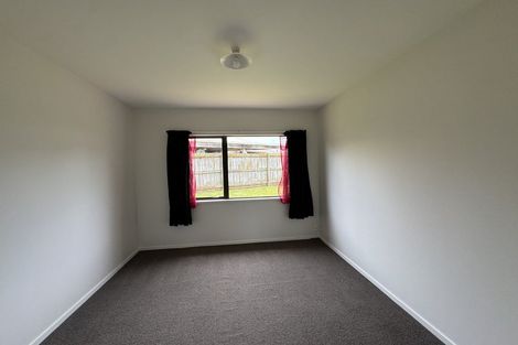 Photo of property in 399b Roscommon Road, Clendon Park, Auckland, 2103