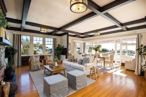 Photo of property in 22 Ridge Lane, New Plymouth, 4310