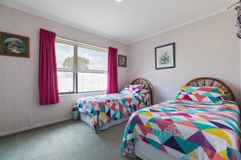 Photo of property in 34 Blackwood Drive, Wattle Downs, Auckland, 2103