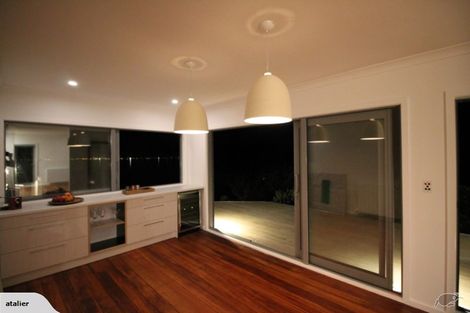 Photo of property in 26 Tai Paku Paku Road, Karaka Bays, Wellington, 6022