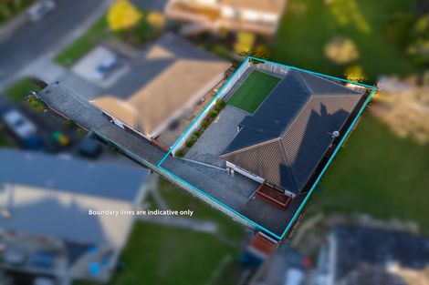 Photo of property in 18a Lydford Place, Glendene, Auckland, 0602