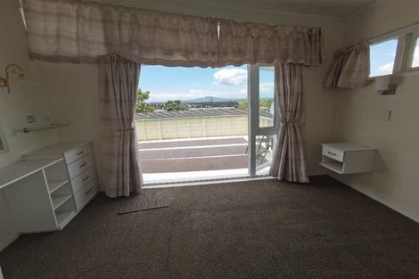 Photo of property in 1/37 Coronation Road, Hillcrest, Auckland, 0627