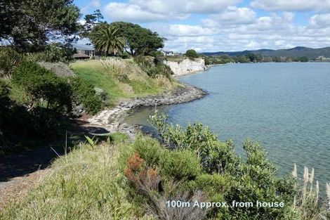 Photo of property in 2 Karoro Road, One Tree Point, 0118