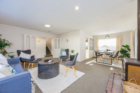 Photo of property in 2/112 Nigel Road, Browns Bay, Auckland, 0630