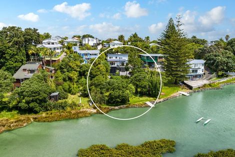 Photo of property in 70 Aramoana Avenue, Devonport, Auckland, 0624
