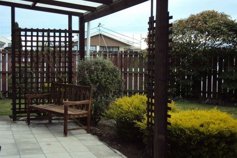 Photo of property in 2/122 Effingham Street, North New Brighton, Christchurch, 8083