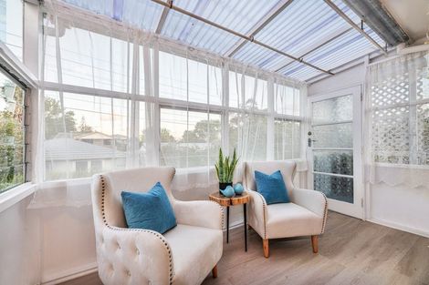 Photo of property in 2/17 Roberts Road, Te Atatu South, Auckland, 0610