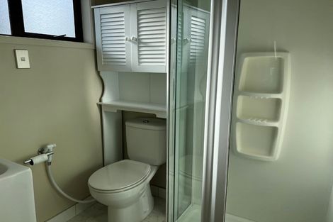 Photo of property in 1/15 Sunnynook Road, Forrest Hill, Auckland, 0620