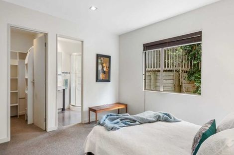 Photo of property in 68 Saddleback Rise, Murrays Bay, Auckland, 0630