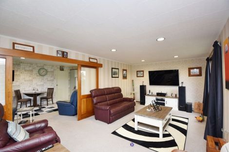 Photo of property in 57 Vogel Place, Waikiwi, Invercargill, 9810