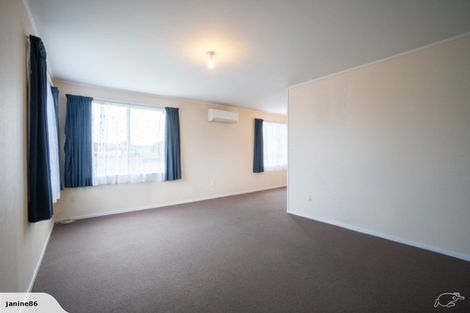 Photo of property in 8 Cedar Grove, Highbury, Palmerston North, 4412