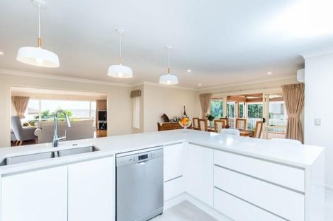 Photo of property in 10 Bejoy Rise, East Tamaki Heights, Auckland, 2016