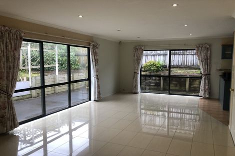Photo of property in 25 Medvale Avenue, Flat Bush, Auckland, 2019