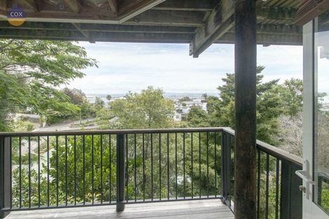 Photo of property in 23 Denholm Road, Hospital Hill, Napier, 4110
