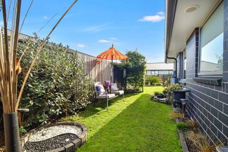 Photo of property in 23 Royal Crescent, Papamoa, 3118