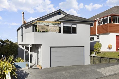 Photo of property in 7 Meadowcroft Grove, Johnsonville, Wellington, 6037