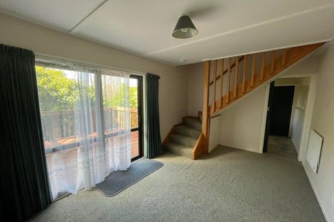 Photo of property in 3 Blandford Way, Newlands, Wellington, 6037