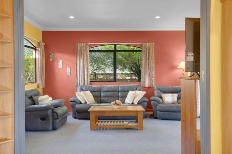 Photo of property in 42 Ayrshire Drive, Grandview Heights, Hamilton, 3200