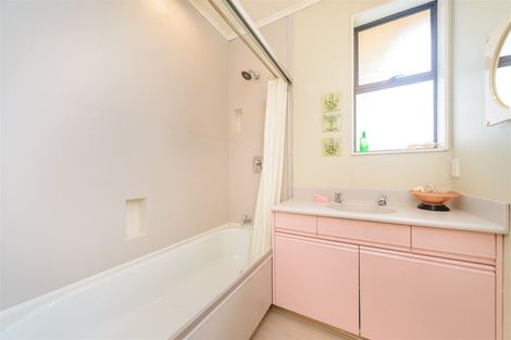 Photo of property in 73 Keeling Street, West End, Palmerston North, 4412