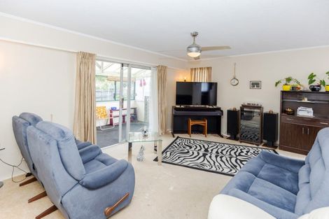 Photo of property in 9 Bremridge Place, Melville, Hamilton, 3206