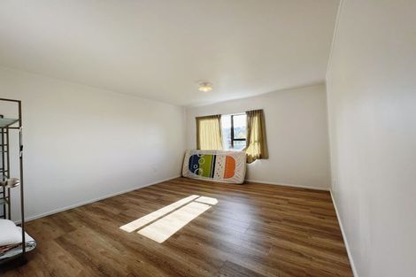 Photo of property in 23 Calman Place, Chatswood, Auckland, 0626