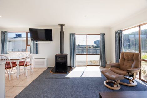 Photo of property in 81 Thomas Place, Foxton Beach, Foxton, 4815