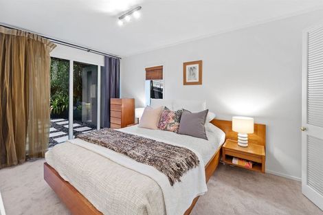 Photo of property in 13 Sandown Road, Rothesay Bay, Auckland, 0630
