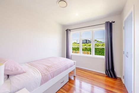 Photo of property in 21 Pitt Street, Clive, 4102