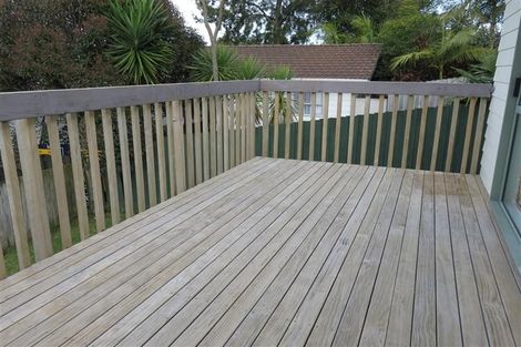 Photo of property in 10 Aldern Road, Massey, Auckland, 0614