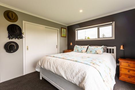 Photo of property in 220 Cowper Road, Dannevirke, 4976