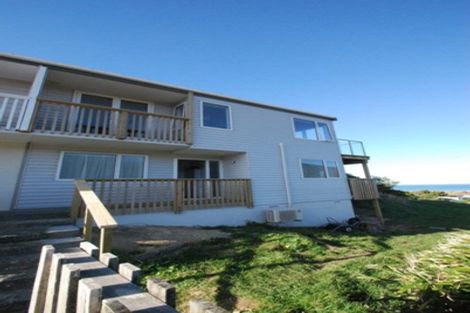 Photo of property in 4/6 Robertson Street, Owhiro Bay, Wellington, 6023