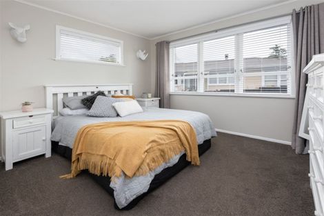 Photo of property in 122 Ennis Avenue, Pakuranga Heights, Auckland, 2010