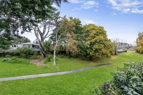 Photo of property in 28 St Catherine Crescent, West Harbour, Auckland, 0618