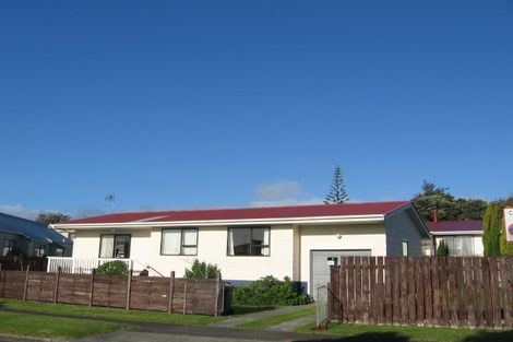Photo of property in 12 Arnold Grove, Paraparaumu Beach, Paraparaumu, 5032