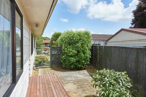 Photo of property in 2 Bevan Place, Cloverlea, Palmerston North, 4412