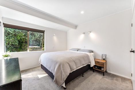 Photo of property in 26b Wade River Road, Stanmore Bay, Whangaparaoa, 0932