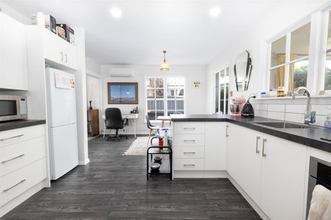 Photo of property in 281 Avonhead Road, Avonhead, Christchurch, 8042