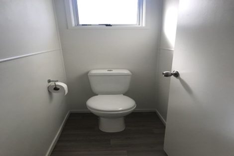 Photo of property in 28 Spinella Drive, Bayview, Auckland, 0629