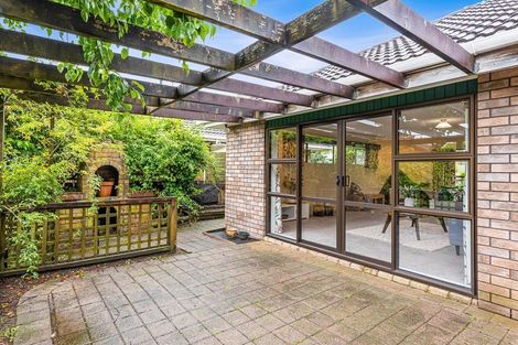 Photo of property in 33 Chilton Drive, Paraparaumu, 5032