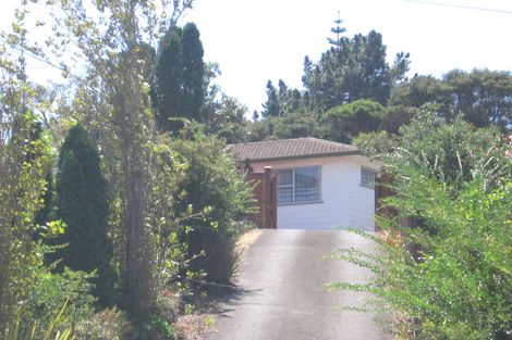 Photo of property in 9 Mcquoid Place, Glenfield, Auckland, 0629