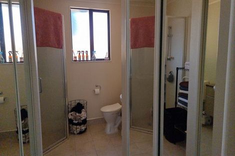 Photo of property in 4 Feeny Crescent, East Tamaki, Auckland, 2013