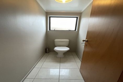 Photo of property in 1/14 Strabo Place, Windsor Park, Auckland, 0632