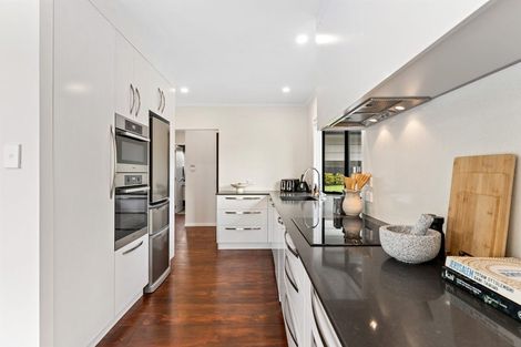 Photo of property in 10 Springfield Street, Forrest Hill, Auckland, 0620