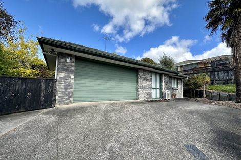 Photo of property in 21 Lucienne Drive, Ranui, Auckland, 0612
