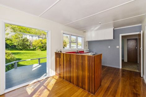 Photo of property in 11 Winara Avenue, Waikanae, 5036