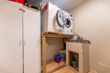 Photo of property in 92-98 High Street, Waimate, 7924