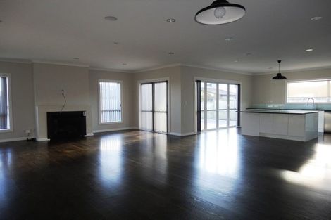 Photo of property in 4 Rossini Court, Karaka, Papakura, 2113