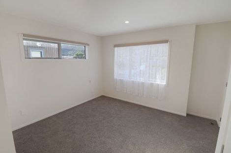 Photo of property in 1119e High Street, Taita, Lower Hutt, 5011