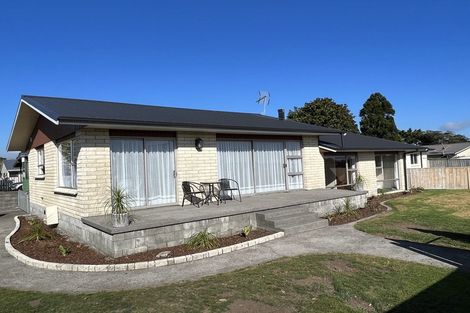 Photo of property in 2 Park Lane, Waitara, 4320