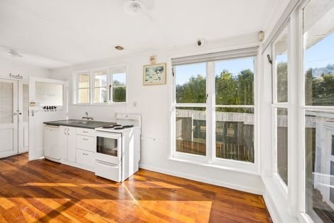 Photo of property in 50 Taylor Road, Mangere Bridge, Auckland, 2022